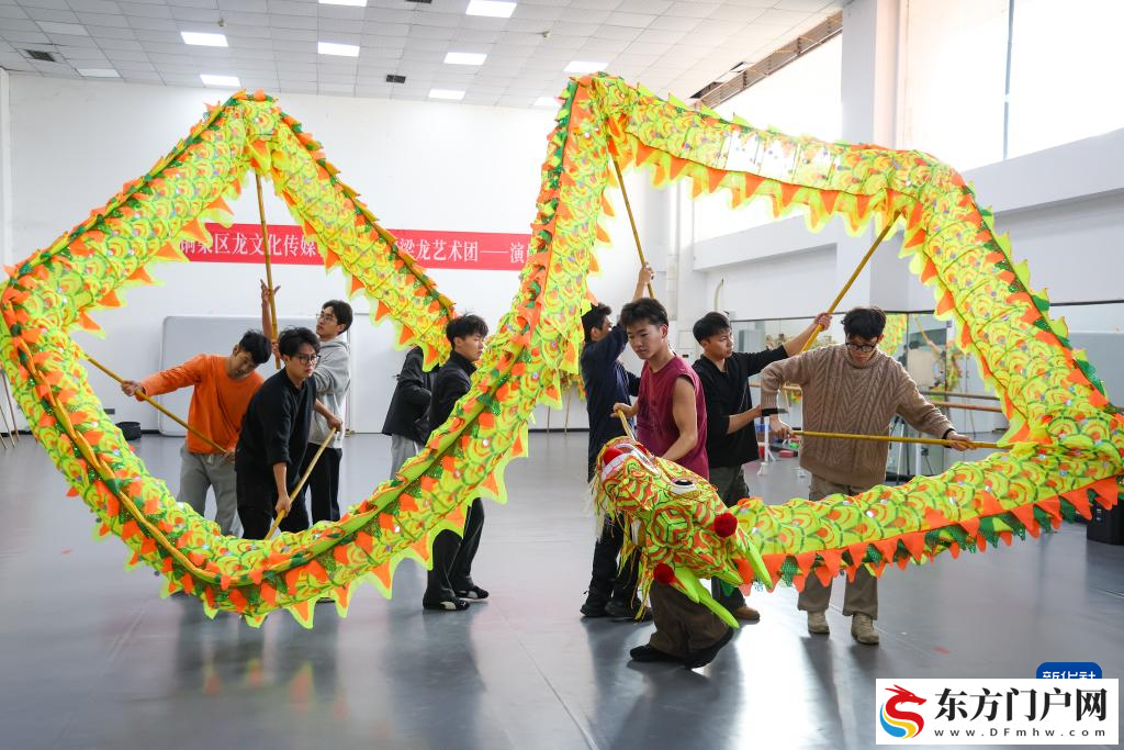 青春在龙舞中绽放(图8)