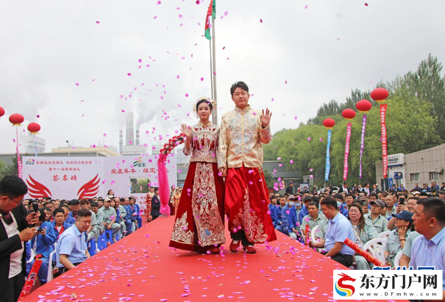 内蒙古呼伦贝尔:集体婚礼倡导婚育新风(图3) 内蒙古呼伦贝尔:集体婚礼倡导婚育新风(图3)